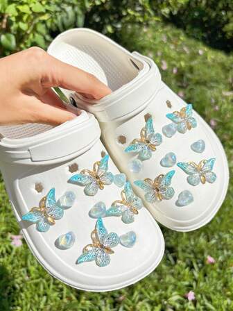 18 piezas Clips de zapato con mariposa azul, decoraciones de zapato desmontables de la serie azul, elegantes y de moda, adecuados para sandalias y pantuflas perforadas, excelentes como regalos para fiestas
