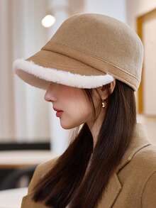 1 szt. damski kapelusz typu bucket hat z puchatym rondem, modna jesienno-zimowa czapka bejsbolówka z puchatym wykończeniem, miękka i przyjazna dla skóry, chroni twarz przed zimnym wiatrem. Prosty i obszerny design, szara tonacja dobrze komponuje się z płaszczami lub swetrami. Ciepły i stylowy dodatek do codziennego noszenia.