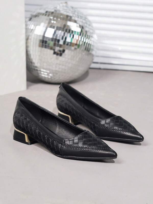 Women's Fashion New Slip-On Plus Size Pointed Toe Flat Solid Color Comfortable Commuting High-End Casual Shoes