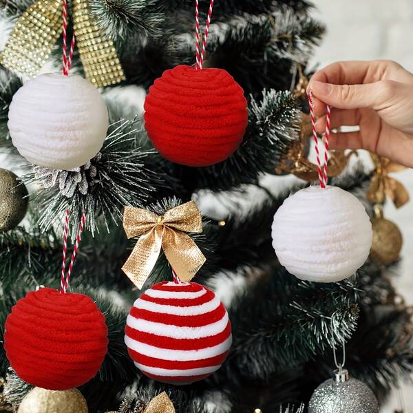 12 palline di Natale in filato, palline di Natale morbide e ondulate in filato rosso e bianco, palline decorative appese, ornamenti per albero di Natale, decorazioni per ciotole, cesti, vasi, decorazioni natalizie per la casa d'inverno