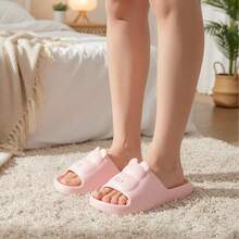 Sandalias de mujer cómodas y ligeras con diseño de oso de EVA para uso en casa y relajación interior