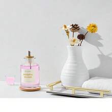 11.8盎司玻璃漱口水瓶，适用于浴室，配有不锈钢和竹制喷嘴、可重复使用的漱口杯、竹制托盘和优雅的金色贴纸。（透明） - 彩色 - 查看 9