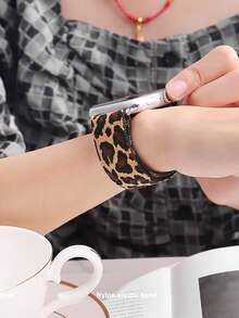 1 dây đeo đồng hồ nylon in họa tiết da báo, tương thích với Apple Watch 49mm, 46mm, 45mm, 44mm, 42mm, 41mm, 40mm, 38mm, tương thích với Apple Watch Series 11, SE3, 10, 9, 8, 7, 6, 5, 4, 3, 2, 1, Ultra 3/2/1, dây đeo thể thao thời trang, thiết kế họa tiết động vật, dây đeo đồng hồ thông minh sành điệu, phù hợp cho hoạt động thường ngày/chạy bộ/tập thể dục, quà tặng Giáng sinh/Sinh nhật/Mùa tựu trường độc đáo. - Beo - Xem 2