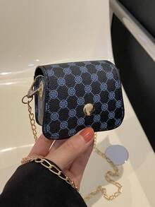 1pc New Classic Mini Crossbody Bag, Niche High-End Fashion New Handbag, Can Be Worn Crossbody, Metal Chain, Non-Adjustable Strap, Casual Chic, Suitable For Shopping And Leisure, Also Can Be Given As A Gift To Friends