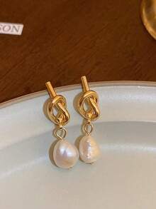 1 Pair French Baroque Irregular Pearl Pendant Stud Earrings For Women, Niche, Fashionable, Versatile, With A Sense Of Design And Knotting Details,Baroque Pearl Earrings For Women Irregular Freshwater Pearl Earrings 18K Gold Plated Elegant French Style Dangle Earrings Hypoallergenic Tarnish Resistant Waterproof Gift For Her Mother Valentine's Day Gift Anniversary Wedding Party Graduation Daily Jewelry 8cmx13cm Limited Stock