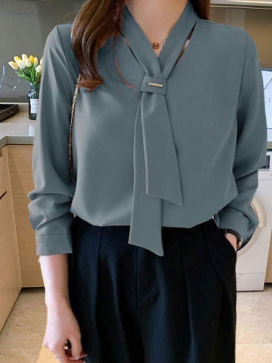 大码女式优雅通勤优雅仿领 V 领金属装饰修身长袖衬衫，秋季大码女式衬衫 - 藍色 - 查看 1