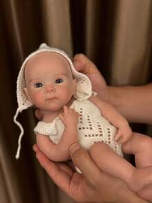 1 Búp bê em bé Bettie bằng silicon vẽ tay, cao 13 inch, kèm 2 bộ quần áo, búp bê công chúa tái sinh bằng silicon mềm mại - Toàn thân bằng silicon, màu da chân thực, cấu tạo chính xác, người bạn đồng hành hoàn hảo hoặc món quà sưu tầm dành cho bé gái, quà Giáng sinh. - Nhiều màu - Xem 9