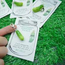 1pc Mini "Emotional Cucumber" Resin Keychain, Novelty Cucumber Pocket Greeting Card, Cucumber Keychain Card, DIY Pocket Hug Card, Mini Decorative Gift, Creative Vegetable Cucumber Resin Gift, Fun Gift For Birthday, Singles Party, Graduation, Christmas, Resin And Paper Material, No Power Required, Home Kitchen Party Supplies - Multicolor - View 4