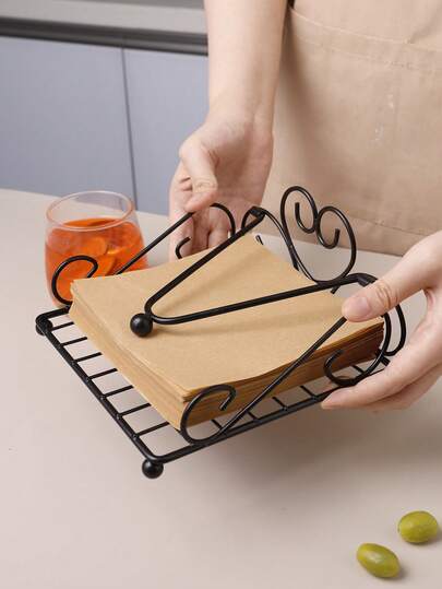 1pc Creative Heart-Shaped Iron Napkin Holder, Square Upright Tabletop Tissue Box, Decorative Storage Accessory, Suitable For Living Room, Kitchen, Bar, Cafe, Etc.