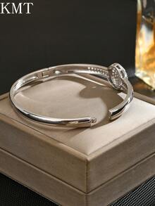 1 buc. Brățară rotundă geometrică creativă cu zirconiu cubic încrustat cu cupru, concepută cu lux și eleganță pentru a vă îmbunătăți ținuta.