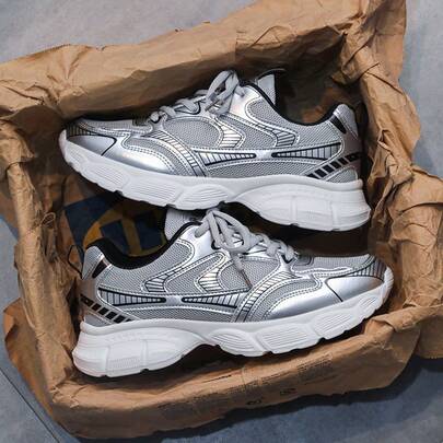 WANWEISI 男士渐变激光图案运动鞋 - 透气网眼和 EVA 鞋底，舒适低帮系带跑步鞋，多功能休闲，透气耐用，适合跑步、徒步旅行、户外和日常穿着、健身穿着 - 有银色、白色、黑色可选