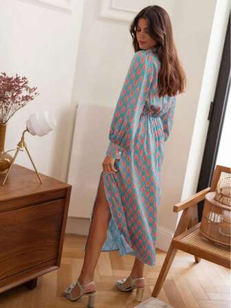 Elegant långärmad klänning med satinliknande siamesmönster och heltäckande tryck - Elegant, hög slits upp till låret fram och sammanlåsande knappar, lämplig för vardagliga dejter, fester, semestrar, afternoon tea och formella tillfällen