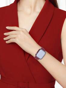 二合一设计，兼容 40mm、41mm、42mm、44mm、45mm、46mm 和 49mm 的 表带和表壳。配备柔软亲肤的硅胶表带、防震防刮的硬质 PC 表壳以及内置钢化玻璃屏幕保护膜。完全兼容 Ultra、Series 11/10/9/8/7/6/5/4 和 SE 型号。男女皆宜的运动风格，适合日常和户外佩戴。 - 酒紅色 - 查看 11