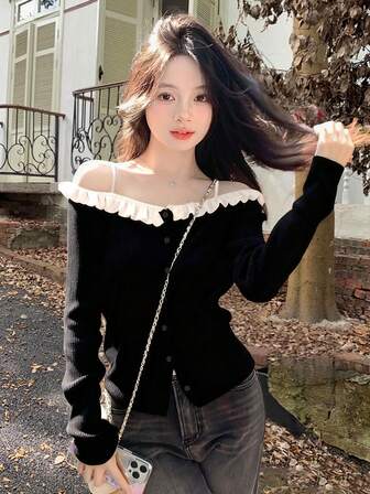 Christmas & New Year Black Contrast Color Spaghetti Strap Off Shoulder Ruffle Knit Sweater For Women, Shoulder Sexy Minimalist Cardigan, Suitable For Going Out, Dates, Commuting, And Home Wear, Autumn/Winter