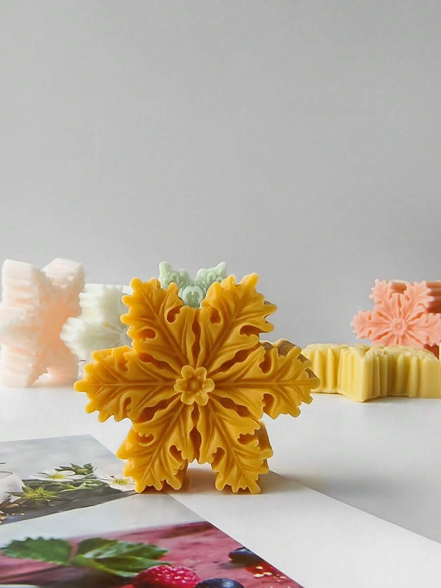 1pc Snowflake Scented Candle Silicone Mold DIY Snowflake Christmas Scented Plaster Decor Mold, Snowflake Plaster Resin Decor, Holiday Decoration Silicone Mold