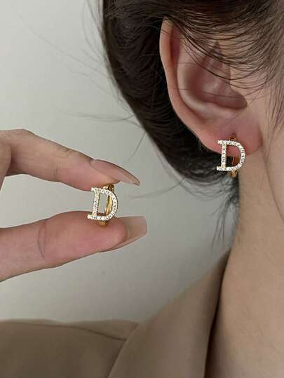 2 Stücke Zirkonia D-Buchstaben Ohrringe, elegante minimalistische Chic Ohrringe, modische Ohrringe im europäischen und amerikanischen Stil
