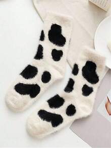 Süße Kuh Muster Plüsch Crew Socken, verdickte warme Korallen Fleece Socken, Damen warme kurze Socken für Frühling und Winter, Damen verdickte gestrickte warme und bequeme Knöchelsocken, Damen Strumpfhosen, weich und bequem, geeignet für den täglichen Gebrauch, Weihnachten und Winterwärme Zuhause