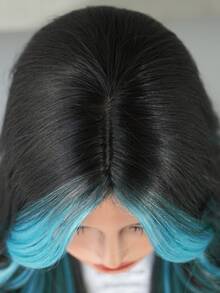 AKAKO 24 Inch Blue Highlight Long Wavy Wig With Curtain Bangs, High Quality Heat-Resistant Fiber Synthetic Wave Curly Hair Wig, Gorgeous Goth Style Costume Wigs For Women Halloween Party Masquerade Ball,Music Festivals & Carnival Use - 挑染藍色 - 查看 7