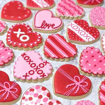 5pcs/Set Stainless Steel Heart-Shaped Cookie Cutter Set, Love Shaped Biscuit Moulds, Mother Day And Valentine Day Biscuits, DIY Cookie Moulds, Fruit Slicer, For Baking And Valentine Day DIY Cookie Making