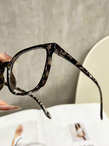 1 副豹纹方形时尚眼镜，男女皆宜，适合电脑阅读/游戏/电视/电话/日常旅行，透明眼镜配件，高清眼镜，适合女性 - 白包花平 - 查看 2