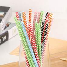 Pacote com 100 canudos de papel ondulado, design com padrão ondulado, tamanho 6x197mm, nas cores verde, vermelho, rosa, azul escuro, azul claro e preto | Ideal para festas, aniversários, casamentos, Dia dos Namorados, decoração de sobremesas e comemorações de feriados. - Multicolorido - Ver 1