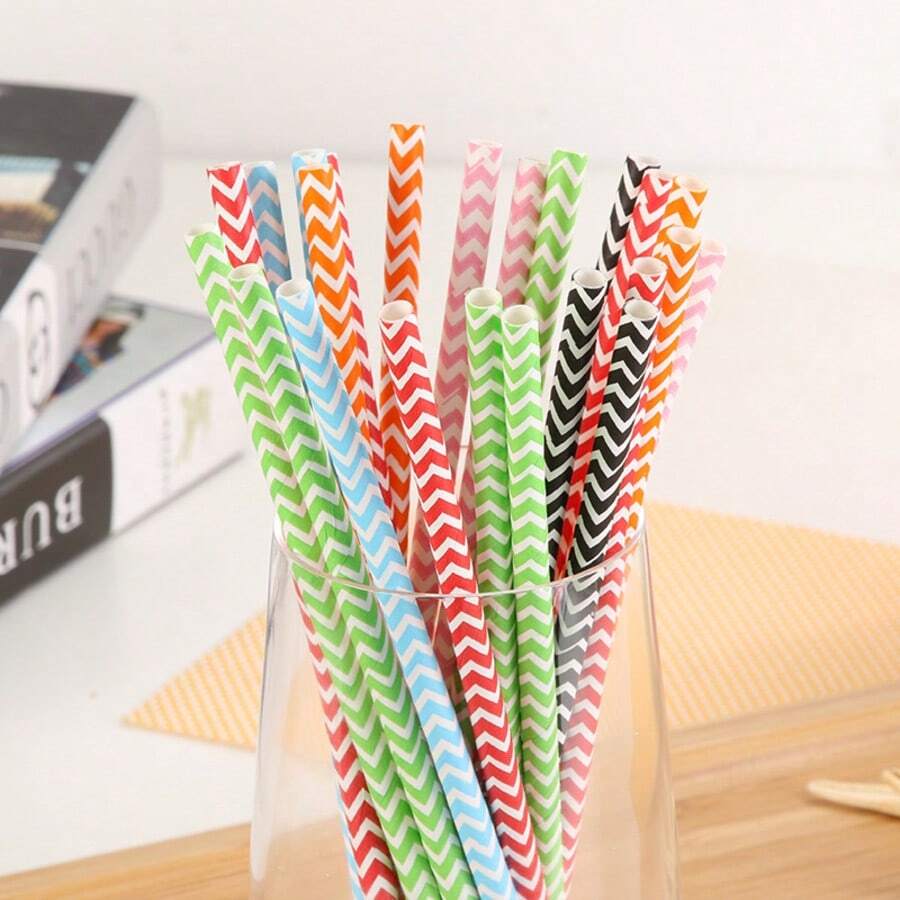 Pacote com 100 canudos de papel ondulado, design com padrão ondulado, tamanho 6x197mm, nas cores verde, vermelho, rosa, azul escuro, azul claro e preto | Ideal para festas, aniversários, casamentos, Dia dos Namorados, decoração de sobremesas e comemorações de feriados. - Multicolorido - Ver 1