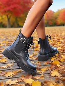 Stivali neri con cerniera laterale e lacci in pelle PU per coppie, nuovi stivali corti da donna stile vintage per autunno/inverno 2025, stile britannico, stivali con suola spessa per donna