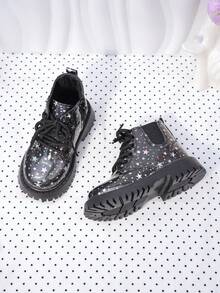 1 双黑色亮面柔软 PU 婴幼儿女童靴，橡胶鞋底，前部系带，侧拉链设计，时尚儿童短靴，适合 3-12 岁女童，适合日常、休闲、学校、度假、派对、学生、公主，2025 年秋冬新款