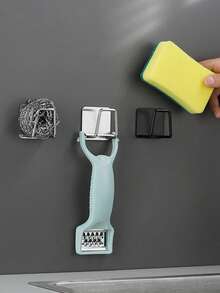 1 pieza/2 piezas Soporte para esponja montado en la pared sin taladro de acero inoxidable con ganchos duales y bolsa OPP - Adhesivo resistente/Organizador montable con tornillos (tornillos incluidos) para cocina, baño, fregadero - Almacenamiento de esponjas y herramientas que ahorra espacio, resistente a la oxidación, fácil instalación, diseño moderno, superficie resistente a los arañazos - Ideal para espacios pequeños