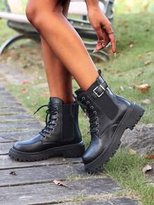 Stivali neri con cerniera laterale e lacci in pelle PU per coppie, nuovi stivali corti da donna stile vintage per autunno/inverno 2025, stile britannico, stivali con suola spessa per donna