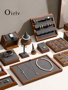 Oirlv 1 Giá đỡ trưng bày trang sức bằng gỗ màu xám, dùng để đựng nhẫn, bông tai, mặt dây chuyền, vòng tay, đồng hồ, giá đỡ trưng bày được thiết kế để trưng bày hoa tai, mặt dây chuyền, vòng tay và đồng hồ. Giá đỡ này là một sự bổ sung đa năng cho đồ trang trí của bạn. - Màu xám đen - Xem 8