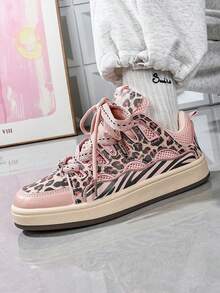 秋冬四季户外女舒适时尚情侣大码低帮鞋豹纹嘻哈拼色街头平底运动鞋