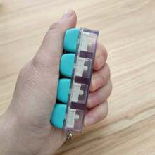 创意缓解压力钥匙扣玩具，新款减压玩具，缓解焦虑的包包/手机吊坠玩具 - 彩色 - 查看 9