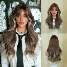 AKAKO 26 Inch Flax Brown Ombre Long Wavy Wig With Curtain Bangs, High Quality Heat-Resistant Fiber Synthetic Wave Curly Hair Wig, Gorgeous Goth Style Costume Wigs For Women Halloween Party Masquerade Ball,Music Festivals & Carnival Use - 亞麻棕 - 查看 11