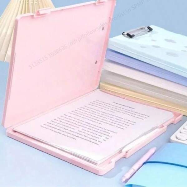 1 pieza Tablero de clip de archivo de estilo INS de alta transparencia en PP, Tablero de escritura con hojas sueltas A4 con diseño antideslizante, que combina perfectamente el diseño minimalista nórdico y las funciones eficientes de oficina/estudio. Hecho de material PP de alta transparencia, ligero y resistente al desgaste, el diseño antideslizante garantiza un uso duradero sin daños. El tablero de escritura antideslizante proporciona un soporte estable para una escritura suave. Adecuado para la organización de material de diario, almacenamiento de documentos de oficina