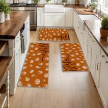 Dywan kuchenny z jesiennym motywem dyni, zmywalny, cienki i łatwy w czyszczeniu, antypoślizgowy, antypoślizgowy. Nadaje się do kuchni, łazienki, sypialni, przedpokoju, umywalki, łazienki, przedpokoju, do użytku wewnątrz i na zewnątrz.