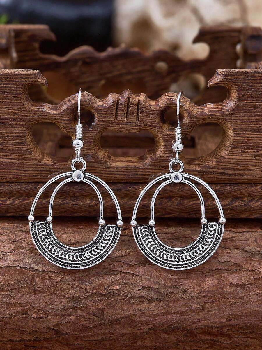 Vintage Bohemian Style Geometric Circular Hollow-Out Antiqued Silver Woven Pattern Earrings For Women. Western Women's Jewelry, Suitable For Daily Wear, Parties, Gift-Giving And Use In All Seasons.