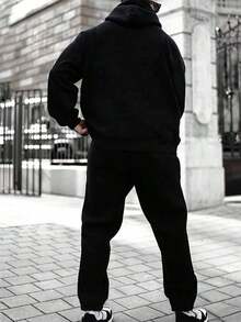 "Horror Stance" Horror Character Graphic Hoodie, Black Horror Character & Knife Print Sweatshirt, Edgy Casual Streetwear - 黑色 - 查看 3