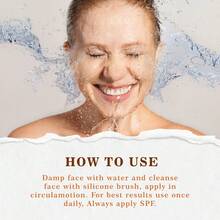 Limpiador facial iluminador de cúrcuma, que contiene agua de rosas, glicerina y extracto de raíz de cúrcuma. Elimina eficazmente la suciedad de la superficie de la piel y el aceite del interior de los poros, ayuda a reducir los poros y hace que la piel sea talla grande delicada. Es adecuado para la limpieza diaria de todo tipo de pieles y contiene 30 discos de algodón.