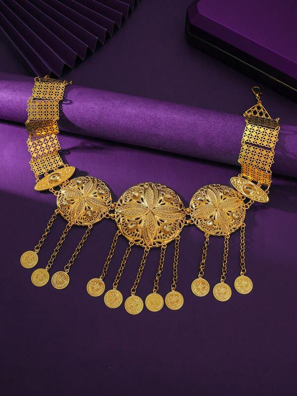 A Gold Zinc Material, Round Belt Style, A Bride's Waist Chain With Tassel Coins And Pattern Design Waist Chain Inlaid With Diamond Design To Meet The Bride To Participate In The Wedding Banquet Dance To Wear A Romantic Style Waist Chain Fall Doecor Halloween Costume