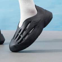Adidas 男女通用运动透气凉鞋，休闲沙滩拖鞋 - 黑色 - 查看 1