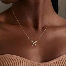 1 Pc Bow-Tie Shaped Gold-Plated Pendant Necklace, Stainless Steel Gold-Plated Snake Chain, Daily Wear Clavicle Chain, Elegant & Cute Gift For Friends & Anniversaries