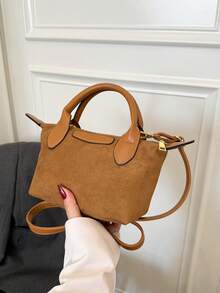 1 pezzo Borsa a spalla da donna di design di nicchia, versatile, nuova per il 2025, di grande capacità, colore unito, minimalista, stile retrò, borsa di lusso di alta gamma a forma di raviolo, borsa a tracolla in camoscio adatta per uscite, shopping, visite turistiche, lavoro, appuntamenti