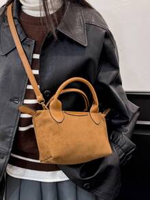 1 pezzo Borsa a spalla da donna di design di nicchia, versatile, nuova per il 2025, di grande capacità, colore unito, minimalista, stile retrò, borsa di lusso di alta gamma a forma di raviolo, borsa a tracolla in camoscio adatta per uscite, shopping, visite turistiche, lavoro, appuntamenti