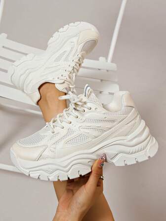 1 par de zapatillas con suela gruesa y estilo chunky, zapatos deportivos planos con cordones y puntera redonda, zapatos casuales de malla beige de moda para exteriores, nueva colección de primavera, CN36-41 talla pequeña