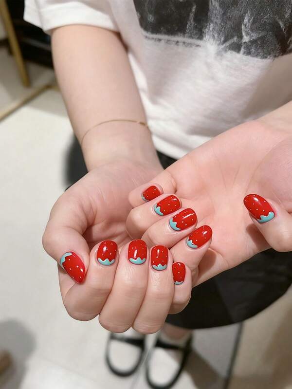 24 pezzi di unghie corte rosse da applicare, stile Y2K, unghie quadrate con glitter, geometria, righe, fragola, motivo a pois, stile semplice, unghie acriliche riutilizzabili finte, con 24 pezzi di linguette in gel e una mini lima inclusi