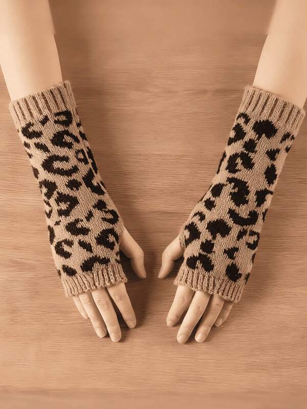 Fashionable Leopard Print Women's Knitted Gloves - Warm, Windproof, Vintage Style For Autumn/Winter, Comfortable For Casual Outdoor Wear