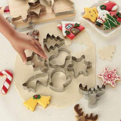 12pcs Christmas Cookie Cutter Set - Snowman, Christmas Tree, Gingerbread Man, Candy Cane, Snowflake, Sleigh, Stocking, Bell, Reindeer, Star, Suitable For Winter Holiday DIY Baking