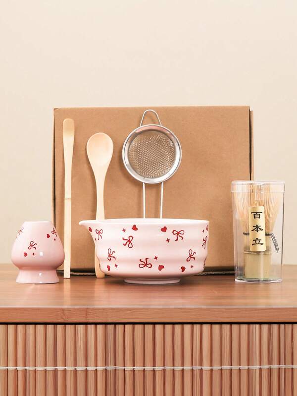 مجموعة خفاقة الماتشا بتصميم الفيونكة بأسلوب إنس 2/6 قطع، تشمل مجموعة الماتشا وعاء سيراميك للماتشا، خفاقة الماتشا، حامل الخفاقة، ملعقة خشبية، ملعقة منخل، ملعقة شاي، مجموعة طقوس الماتشا اليابانية الوردية المصنوعة يدويًا للمنزل والمطبخ والمطعم وبيت الشاي ومتجر المشروبات وحفلات الشاي، هدية مثالية لعشاق الماتشا/عشاق الشاي