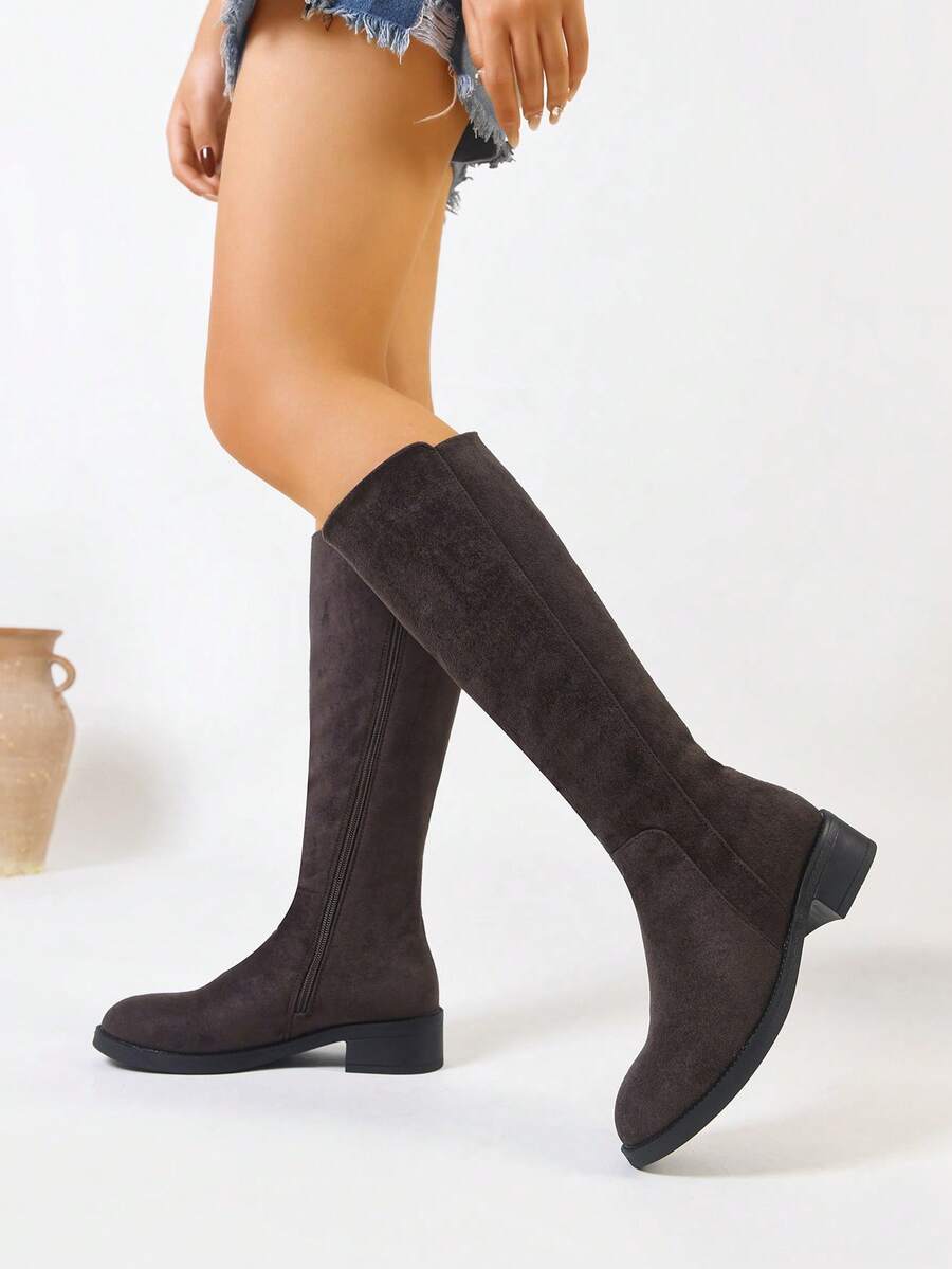 2025 Botas Femininas de Cano Longo com Salto Tratorado e Bico Redondo, Última de Outono/Inverno, Com Zíper Lateral, Casual, Confortável, Sexy, Versátil, Elegante, Cor Sólida, Camurça, Haste Reta, Adequadas para Festa, Dança, Festival de Música, Viagem ao Ar Livre, Transporte
